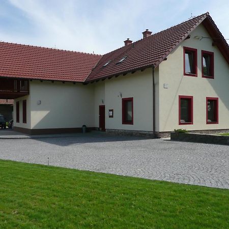 Penzion Lipina Slatiňany Eksteriør bilde